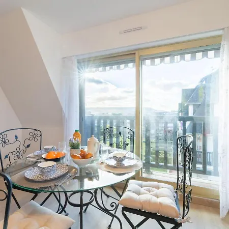 Apartment Marie Antoinette-4 By Interhome *