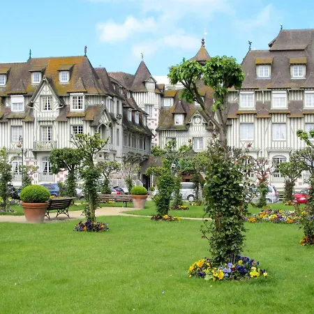 Apartment Marie Antoinette-4 By Interhome *