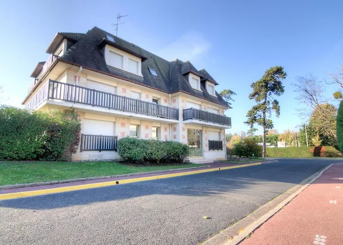 Marie Antoinette-4 By Interhome *