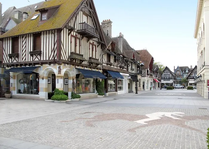 Marie Antoinette-4 By Interhome 多维尔